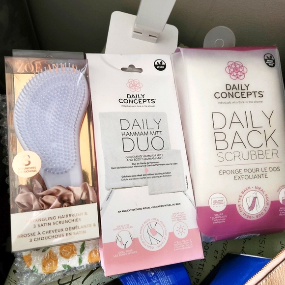 ๐๐ BNIB Relaxation & Hygiene Bathroom Bundle Brush, Hammam Mitt, Back Scrubber - Picture 1 of 7